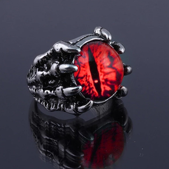 Red Dragon Eye , being held by a claw Dungeons & Dragons Evil Eye Ring - Picture 1 of 3